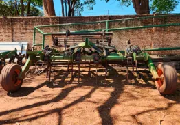 Implemento Agrícola Stara, Modelo Escarificador FOX 13H